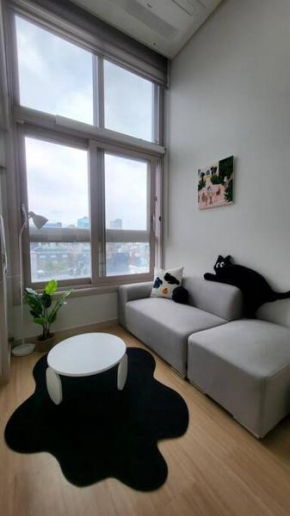Gangnam Comfortable House, 1min to Subway